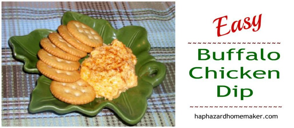 Buffalo Chicken Dip with Crackers